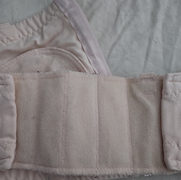 Simple wishes hands free pumping bra. Size: XS-large. - Picture 11 of 12